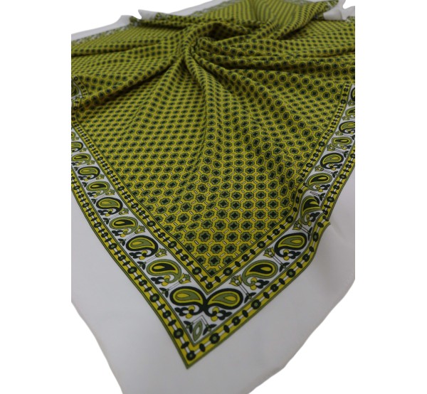 Pañuelo sabina color crudo. Comprar en TrajeRegional.com