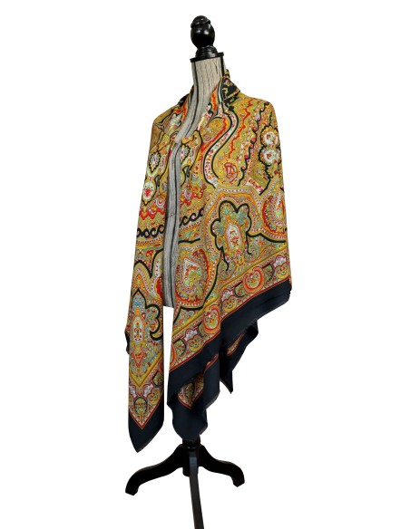 Mantón Viscosa Cien Colores A DOBLE CARA. Oferta y Comprar en TrajeRegional.com