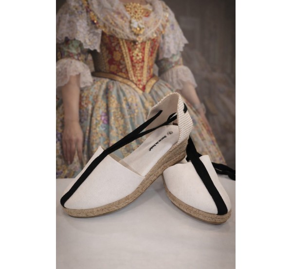 Comprar online alpargata regional modelo cuña color blanco. -20% de dto.