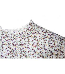 Blusa Aragón con el fondo en distintos tonos y flores de colores para traje regional femenino