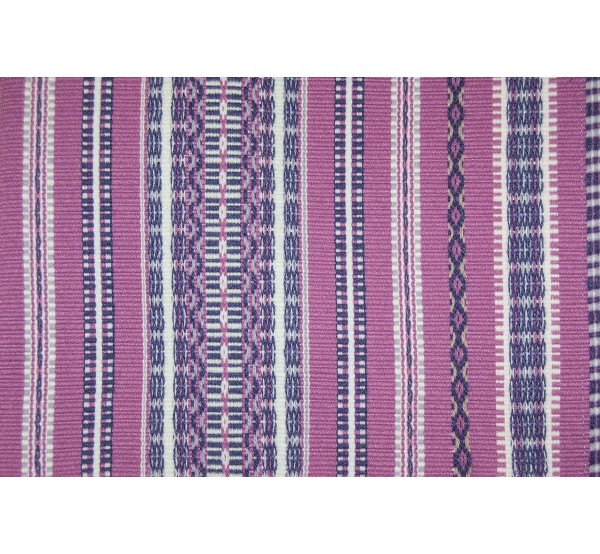 Tejido de manta morellana, con fondo en fucsia y dibujo en morado, en diferentes medidas