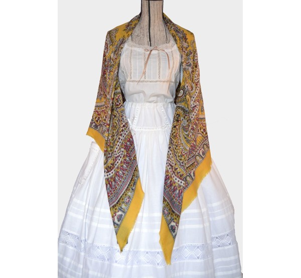 Mantón Morella. Oferta y Comprar en TrajeRegional.com