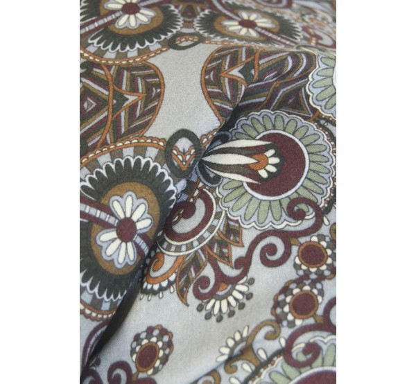 Pañuelo regional Estampado albada gris
